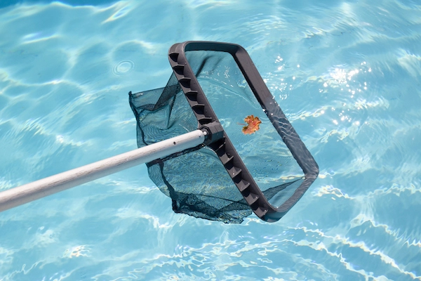 How to clean the bottom of a pool 