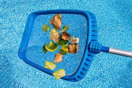 How to clean the bottom of a pool without a vacuum cleaner?